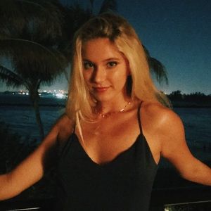 Meet your Posher, Thea